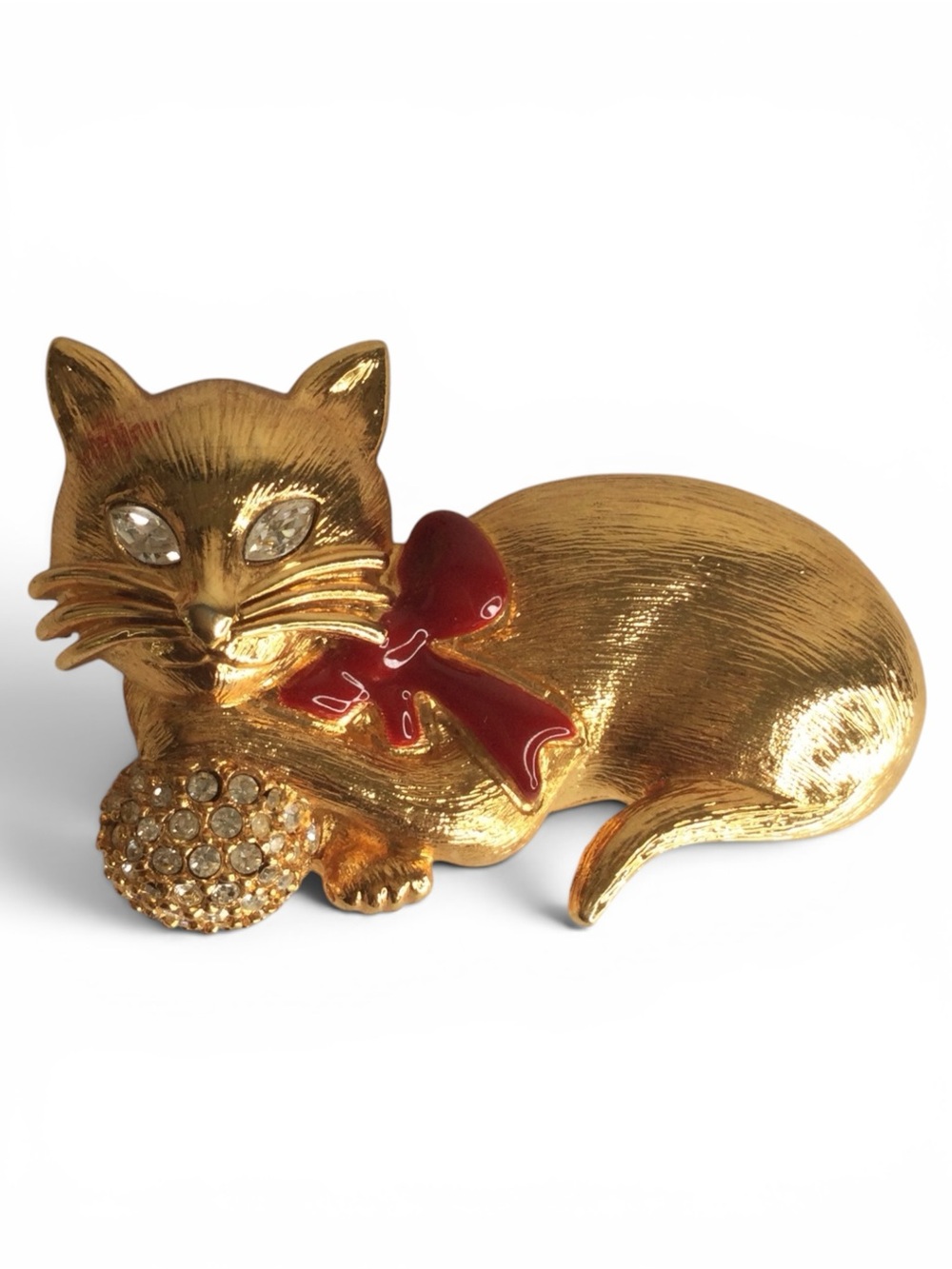 Vintage NAPIER Textured Gold‑Tone Christmas Cat Brooch with Rhinestone Ball - Picture 6 of 10